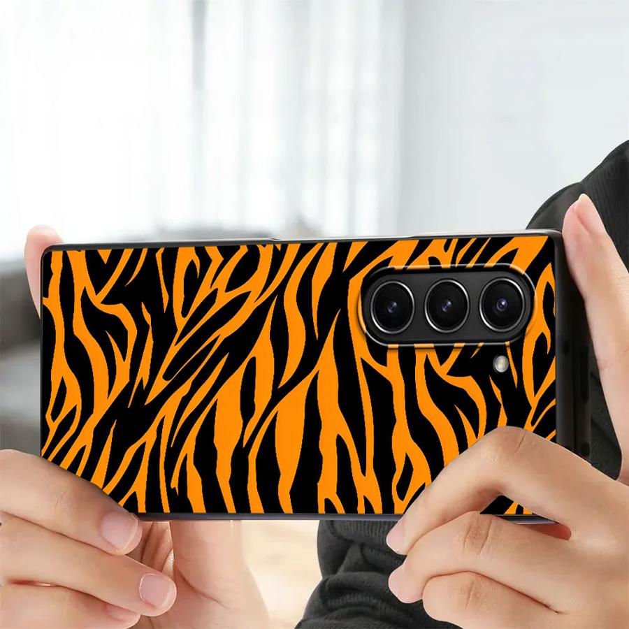 Zebra Striped Sunflower Back P - огляд і ціна Phone Cases Z Fold 4